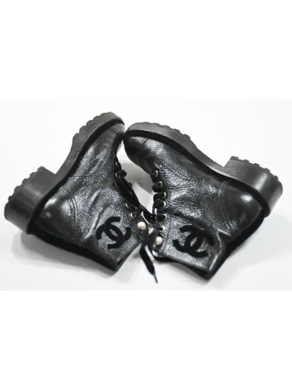 Chanel Shiny Calfskin Velvet Pearl Lace-Up Leather Boots in Black